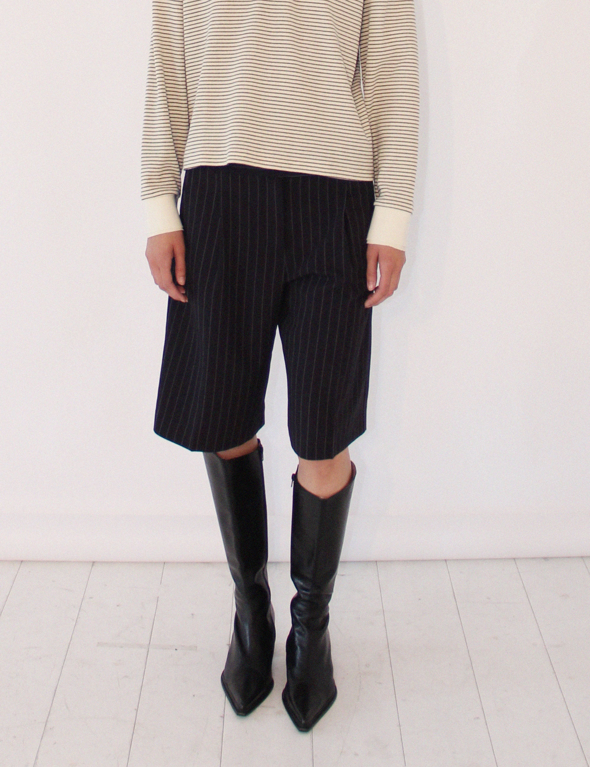 Steven Pleat Shorts Navy White Pinstripe 34 / Navy White Pinstripe